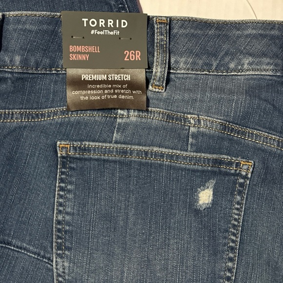 Torrid NWT Bombshell Distressed Skinny Jeans Women's 26R High Rise Stretch Denim - Picture 12 of 12